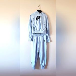 Nike AirWomen's Mid-Rise  collection